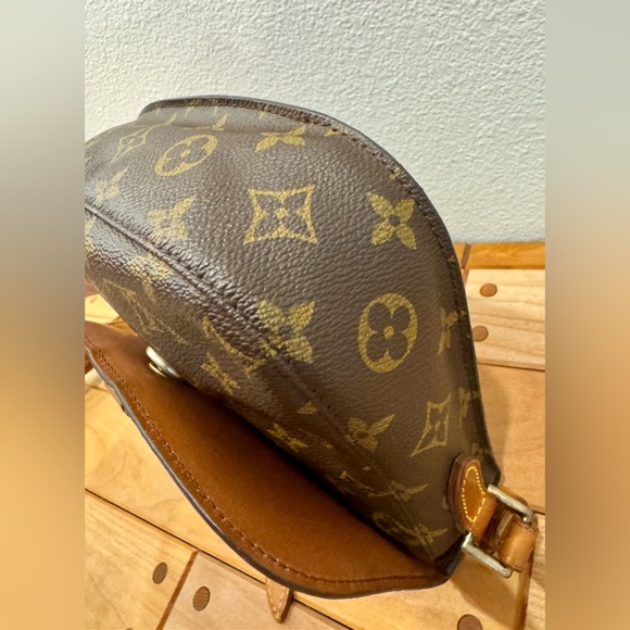 Louis Vuitton Vintage St Cloud PM in Monogram Crossbody Bag - Picture 8 of 16